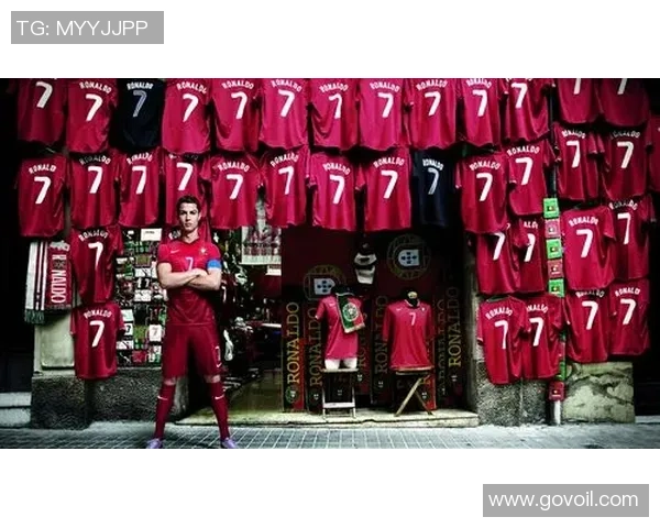 潘尼尼足球明星卡：珍藏版卡片背后的历史与收藏价值解析